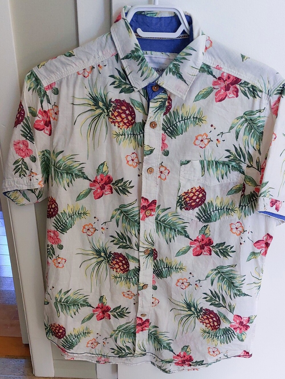 Hawaiian Pineapple Flowers Short Sleeves Shirt M